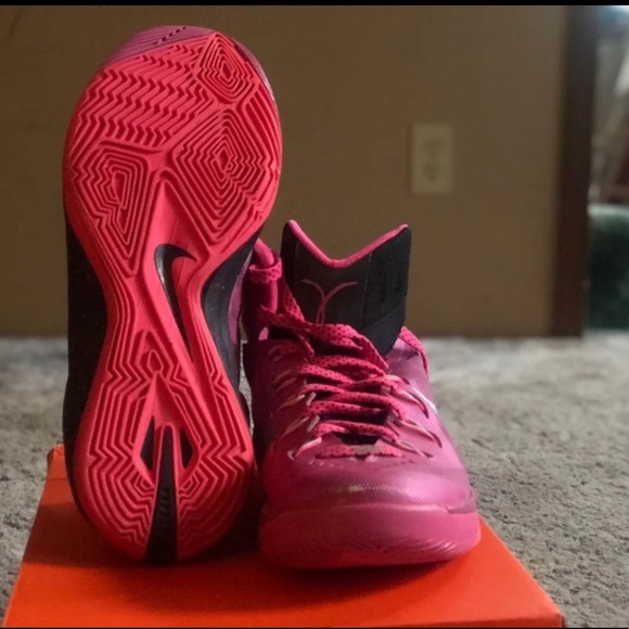 Nike Hyperdunk 2014 Breast Cancer Edition - Picture 3 of 7